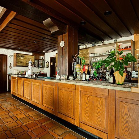 Auerhahn Bed And Breakfast - Black Forest - Waldhotel إيسينباخ المظهر الخارجي الصورة