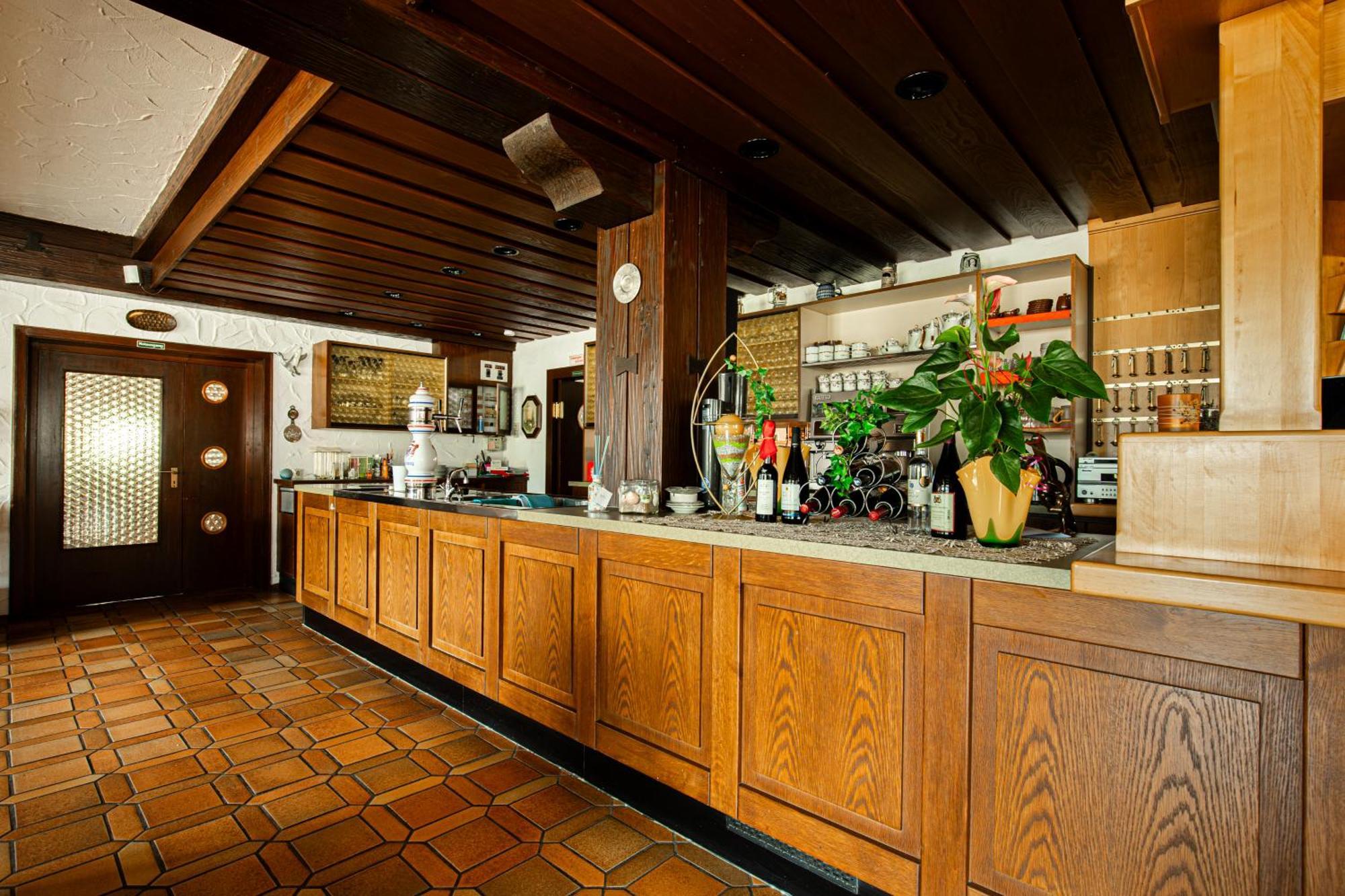 Auerhahn Bed And Breakfast - Black Forest - Waldhotel إيسينباخ المظهر الخارجي الصورة